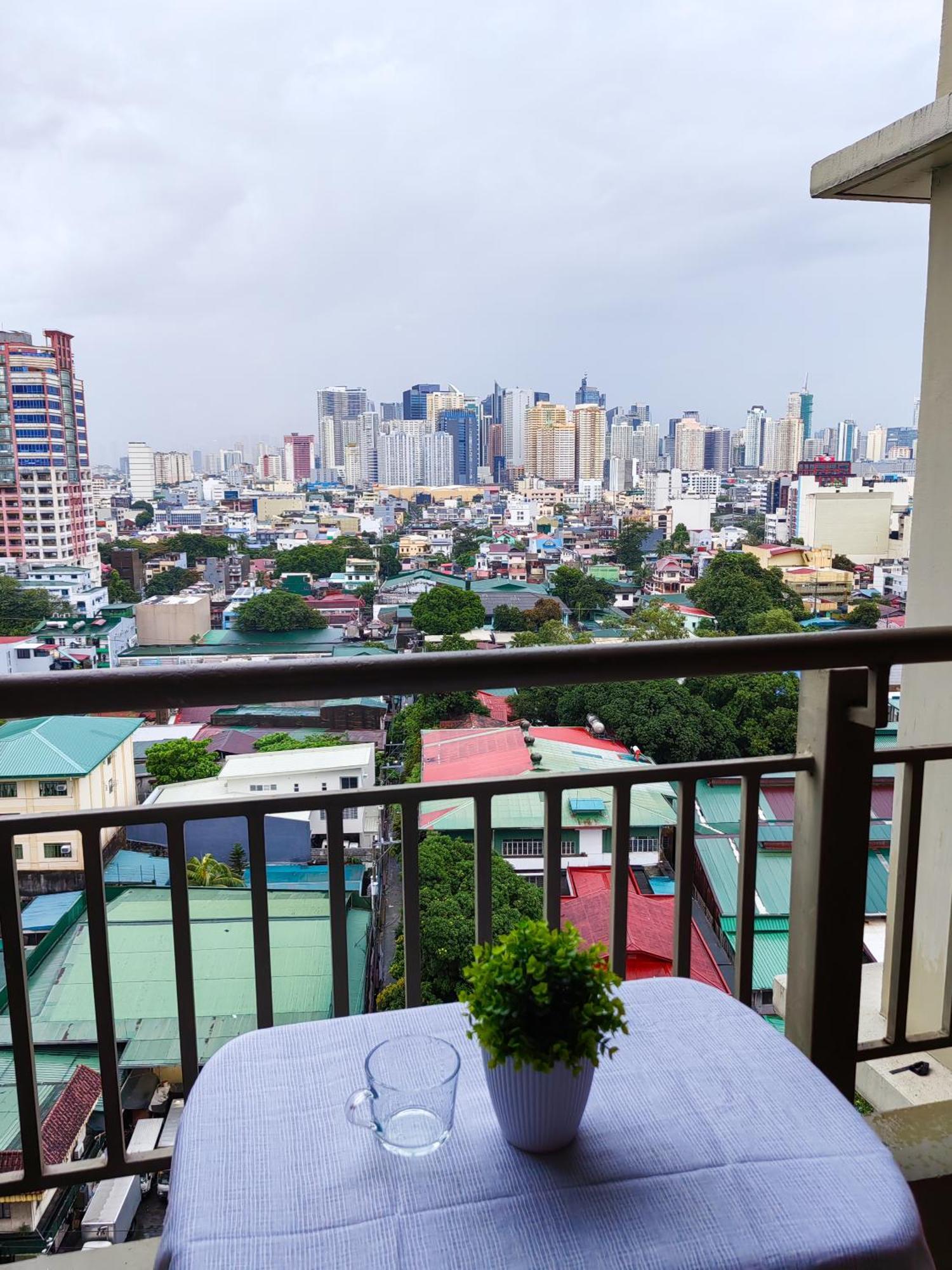 La Verti Residences Staycation Manila Exteriör bild
